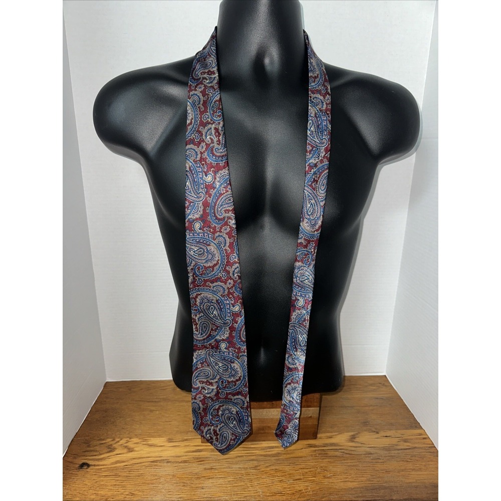 👔VINTAGE Etienne Aigner Silk Men's Burgundy Paisley Necktie